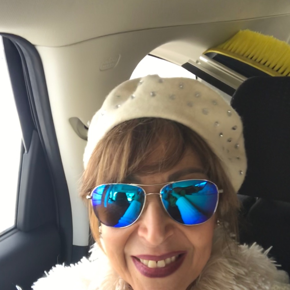 Meet your Posher, Maria